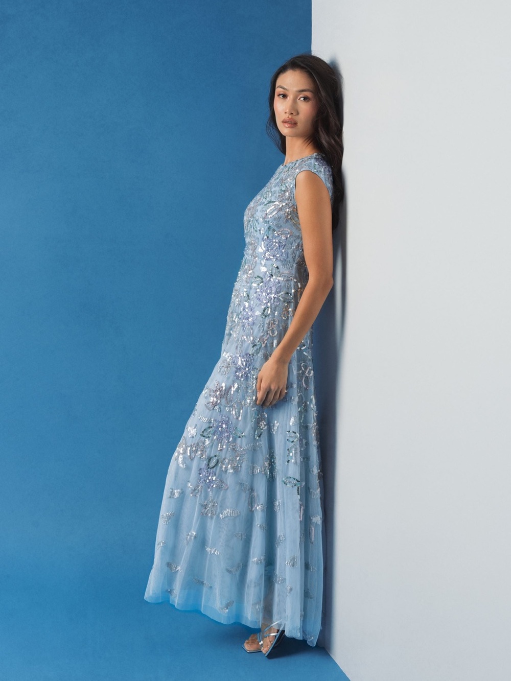 MAC DUGGAL
Blue Sequined High Neck Cap Sleeve A Line Gown
